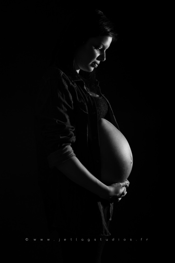 shooting photo noir et blanc grossesse